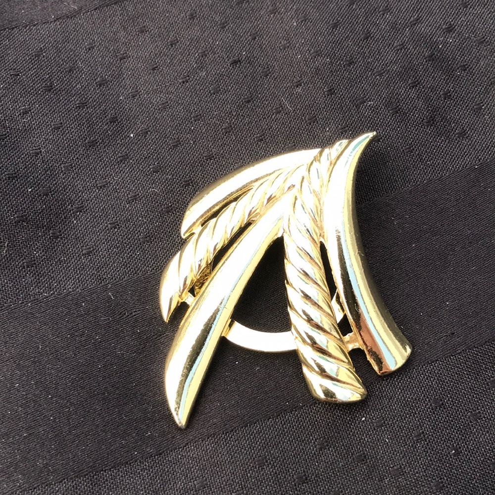 Vintage Gold tone Scarf Clip
